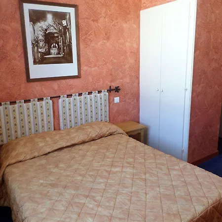 Brit Acacias Hotel 3*