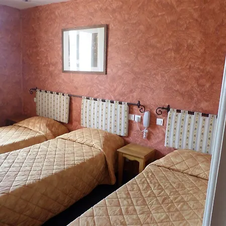 Brit Acacias Hotel 3*